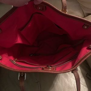 Dooney & Bourke Bags - Dooney & Bourke handbag in perfect condition Dooney & Bourke Bags - Dooney & Bourke handbag in perfect condition
